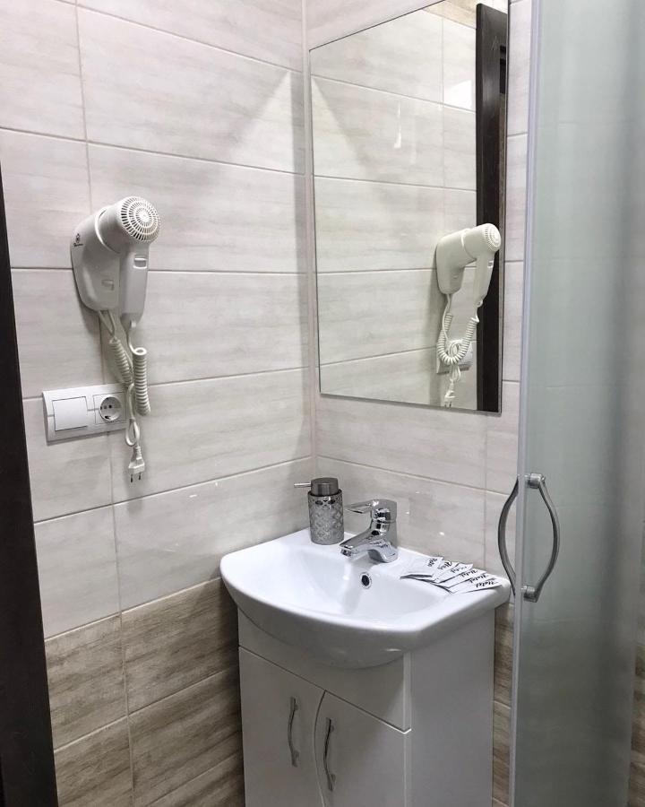 Gray Hotel 维诺吉拉季夫 外观 照片