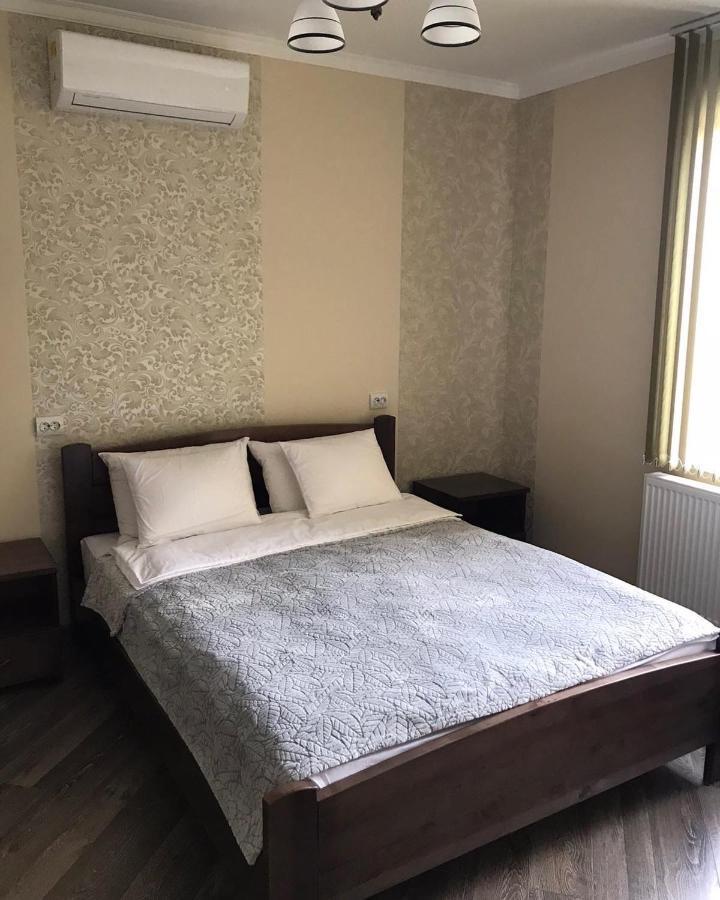 Gray Hotel 维诺吉拉季夫 外观 照片
