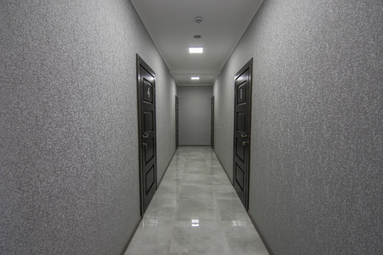 Gray Hotel 维诺吉拉季夫 外观 照片